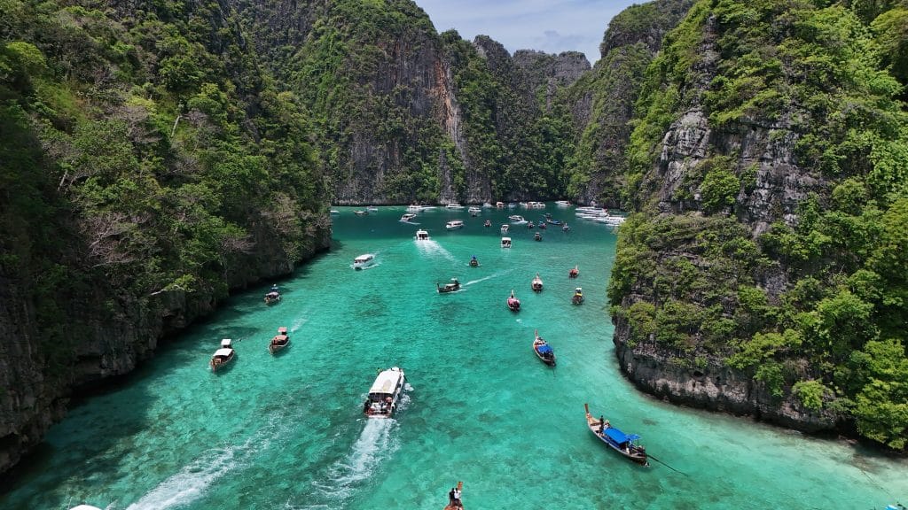 Phuket: PhiPhi Island - Pileh Lagoon - Maya Bay - Maiton Island - Sunset (Whale Shark Fleet) — photo 5 of 28
