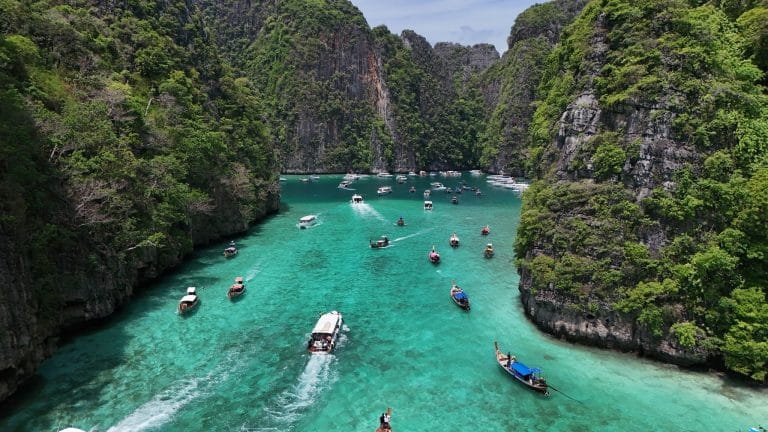 Phuket: PhiPhi Island - Pileh Lagoon - Maya Bay - Maiton Island - Sunset (Whale Shark Fleet) — photo 5 of 28