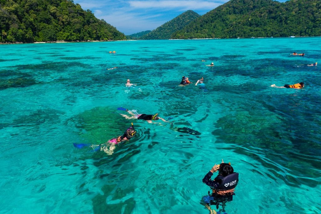 Phuket: PhiPhi Island - Pileh Lagoon - Maya Bay - Maiton Island - Sunset (Whale Shark Fleet) — photo 15 of 28