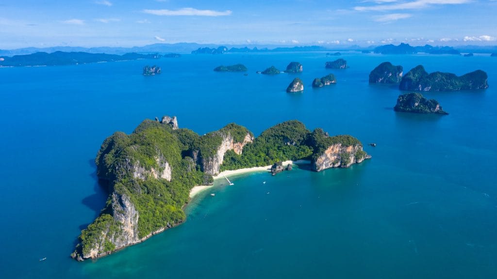 Phuket: One Day Speedboat Tour to Phang Nga Bay, Hong Island (Krabi), & Naka Noi Island – Explore 3 Provinces — photo 2 of 14