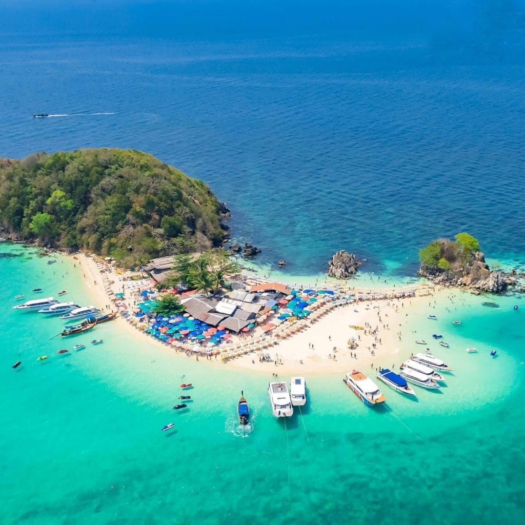 Phuket: Phi Phi Islands Semi-Yacht Tour – Maya Bay, Pileh Lagoon & Snorkeling Adventure — photo 17 of 36