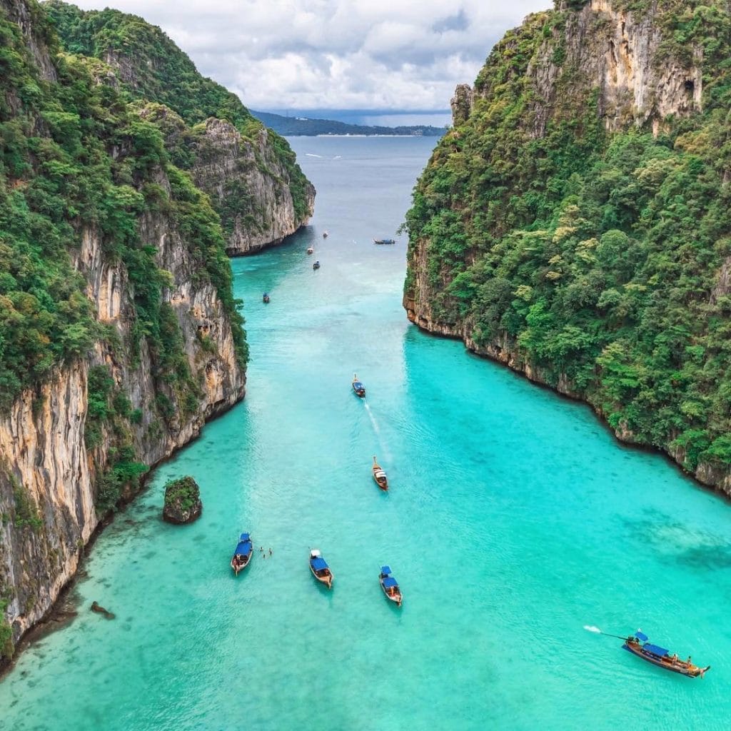 Phuket: Phi Phi Islands Semi-Yacht Tour – Maya Bay, Pileh Lagoon & Snorkeling Adventure — photo 27 of 36